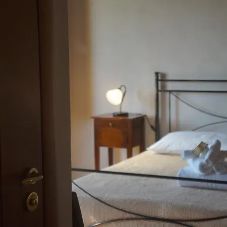 农家乐 Pia Cornelia *