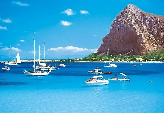 农家乐 Pia Cornelia *