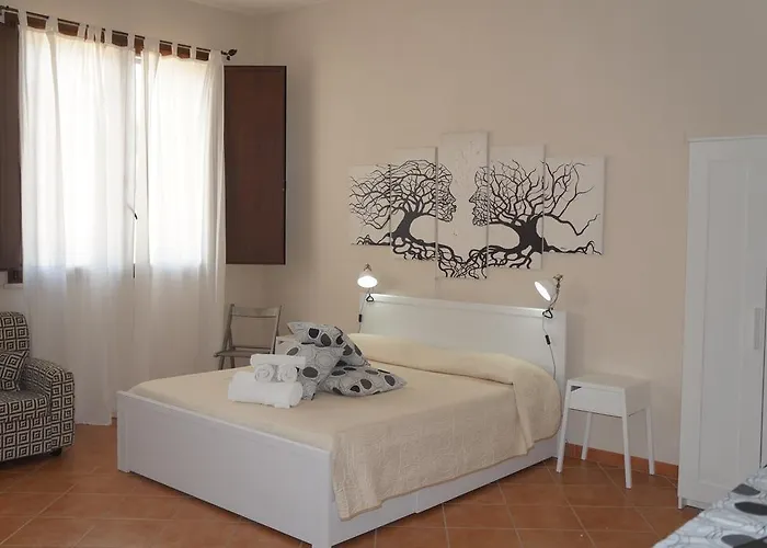 Pia Cornelia 农家乐 *